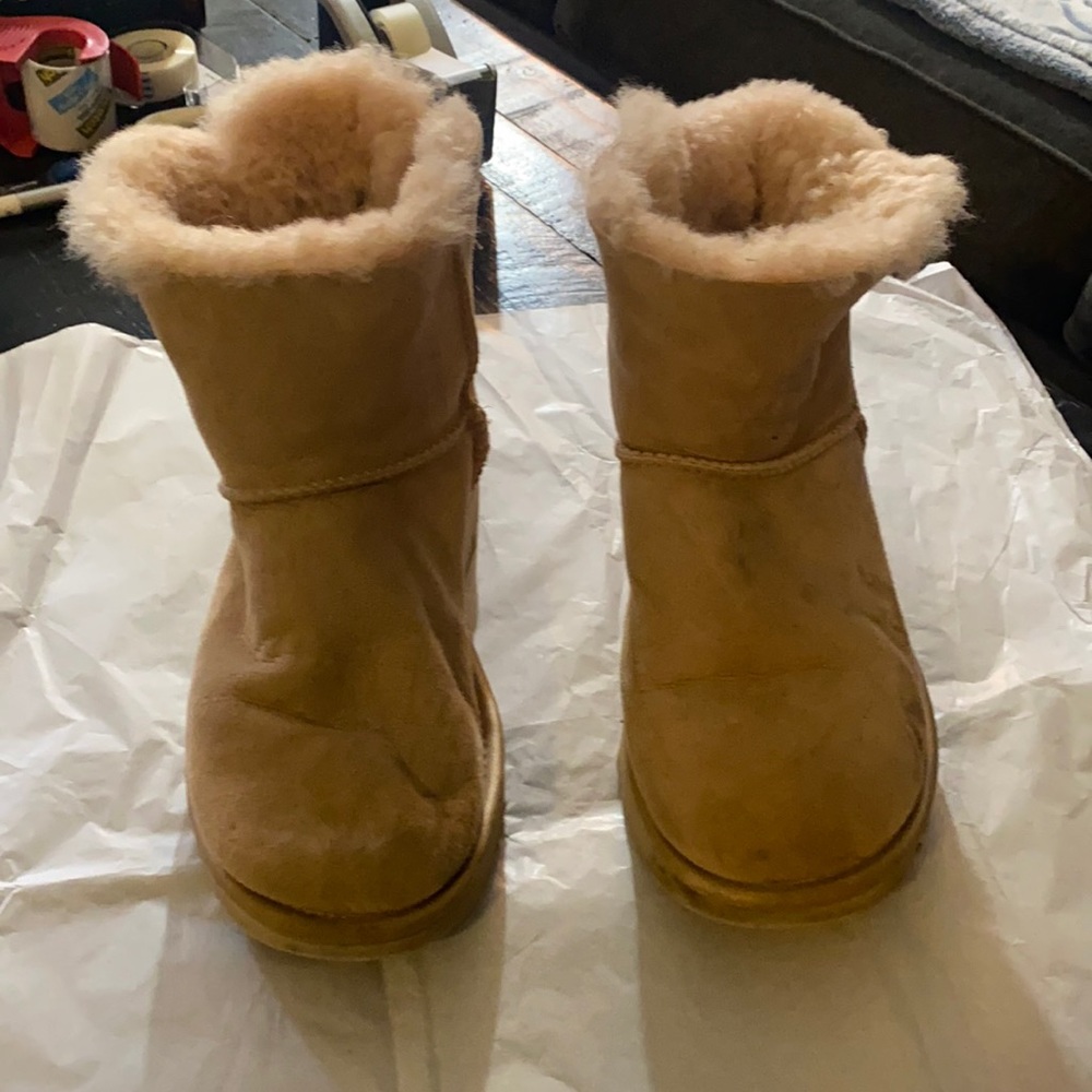 Ugh Boots with bows on back. 🎀